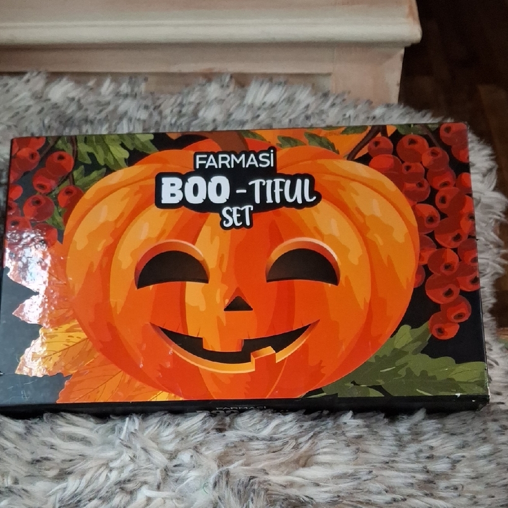 Farmasi Pumpkin Delight Kids Costume Set - Orange and Black